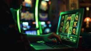 Golden theme and reel screen of the bd 7000 Midas Fortune slot game